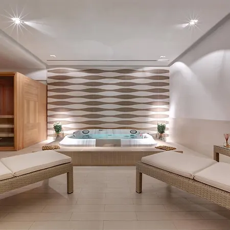 レオンズ プレイス ローム ローマ