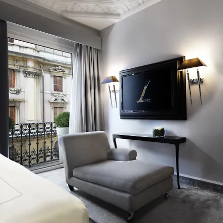 Otel Leon's Place In 4*