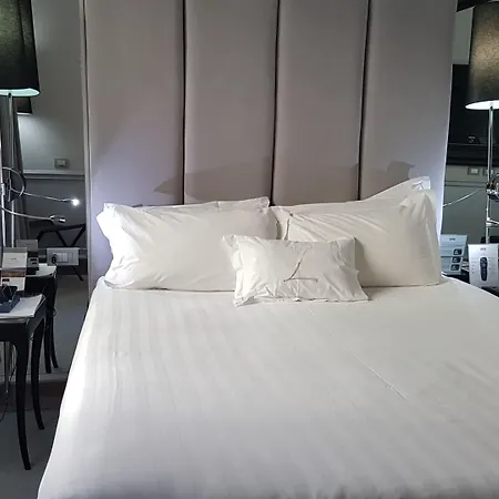 Leon's Place In Roma