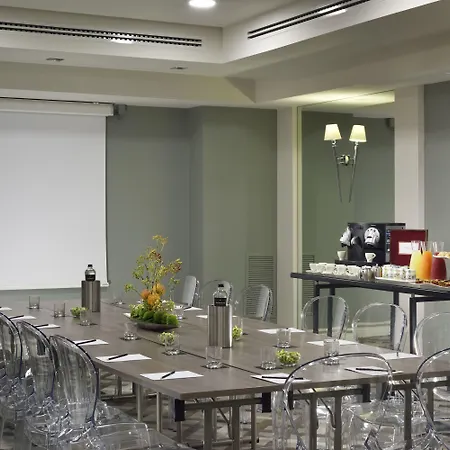 Otel Leon's Place In