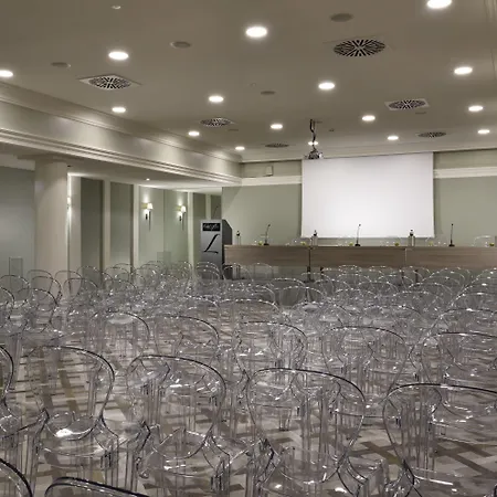 Leon's Place In Otel Roma