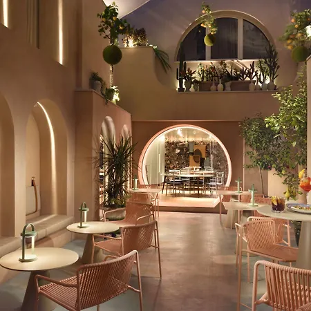 Otel Leon's Place In 4*