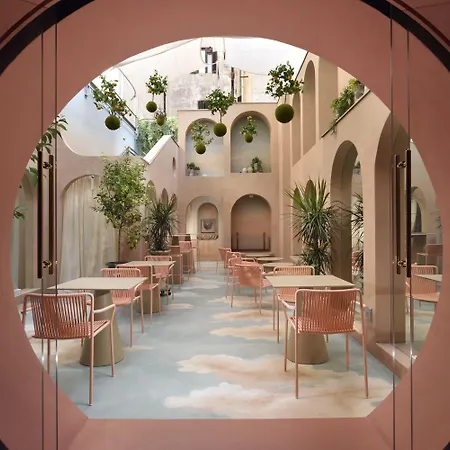 Otel Leon's Place In 4*