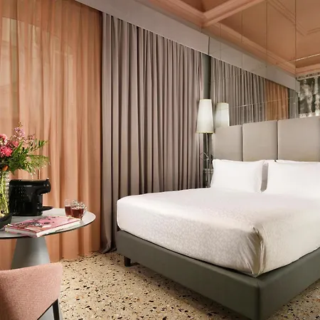 Leon's Place In Hotel Rome