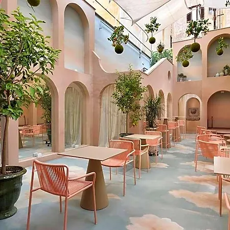 Leon's Place In 4* Рим