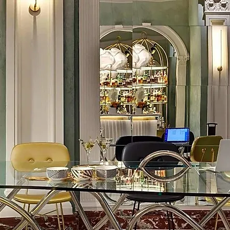 Leon's Place In 4* Рим