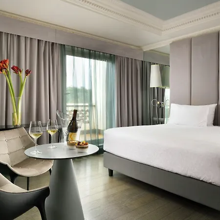 Leon's Place In 4* Рим