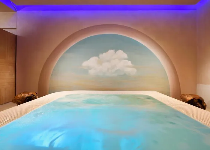 Leon's Place In Hotel 4*