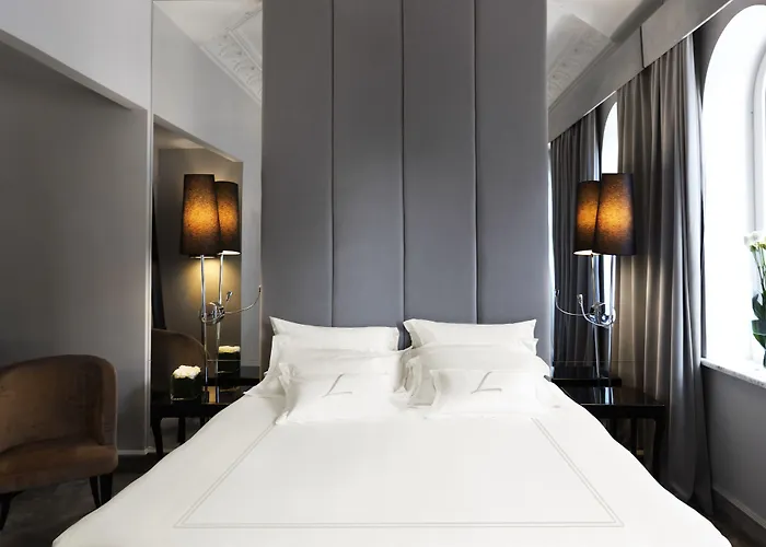 Leon's Place In Hotel