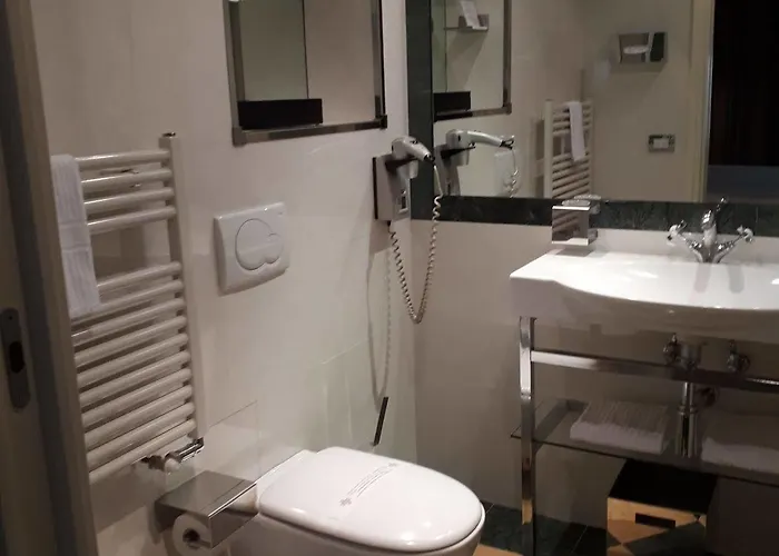 Hotel Leon's Place In Rome