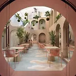 Szálloda Leon's Place In 4*
