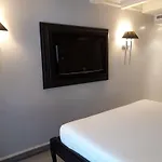 Leon's Place In 4*